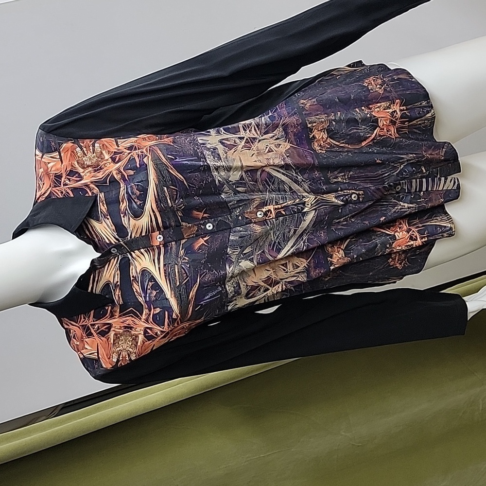 Artelier Nicole Miller 100% Silk Long Sleeve Printed Button Down Collared Top